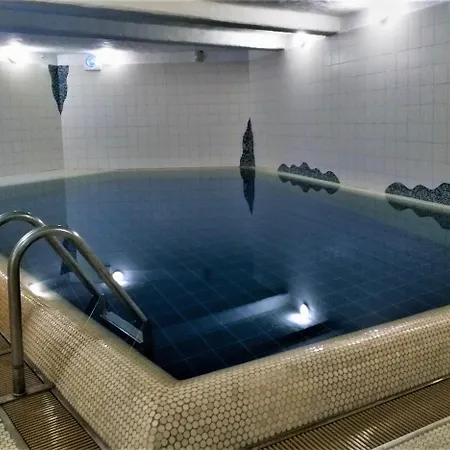 Lykkelig Ferie Direkt Am Mit Pool, Sauna Und Waermekabiene In Der Kleinen Anlage Kronsgaard